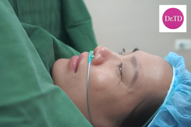 Phác đồ cá nhân hóa sau nhiều lần IVF thất bại đã mở ra hy vọng mới cho vợ chồng chị Chinh trên hành trình tìm con.