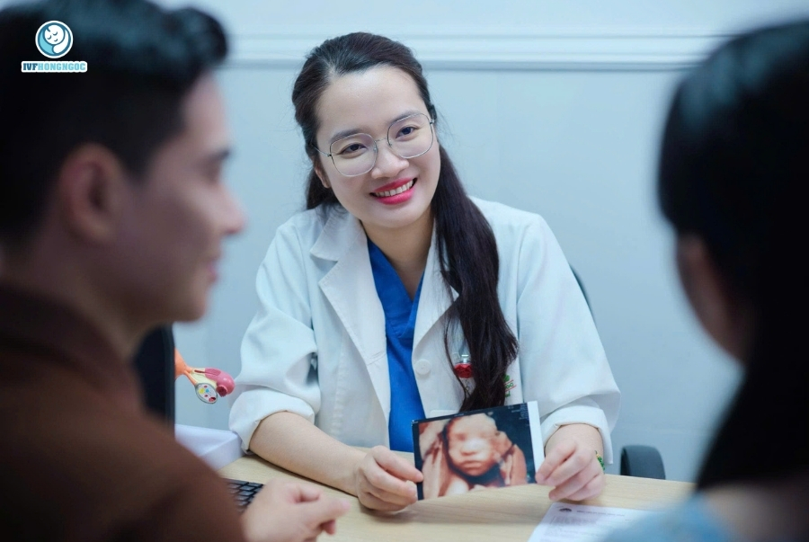 Phụ nữ sinh con bằng IVF là gì